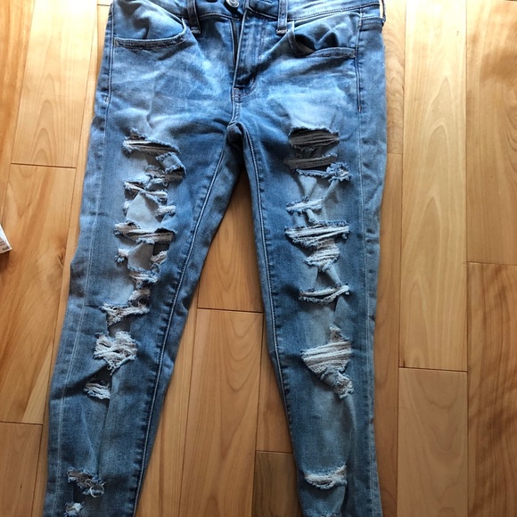 American Eagle Outfitters Denim - American Eagle super stretch ripped jegging